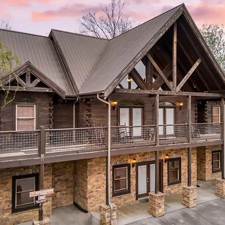 Cabin Retreat W Game Room Hot Tub Bbq Alpine Mountain Lodge By Avantstay